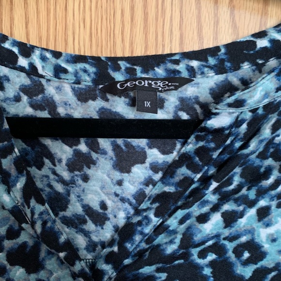 🍉George 1X, blouse, EUC, Abstract animal print, plus size, v-neck - Picture 2 of 8